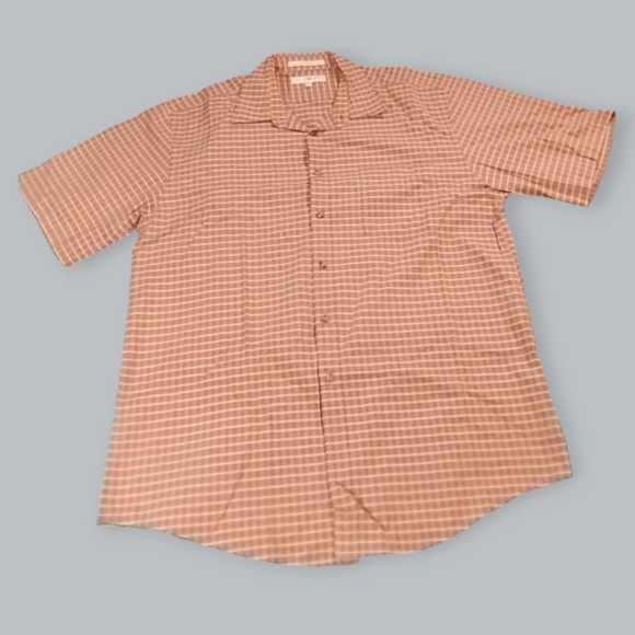 Button up tshirt - Picture 1 of 3